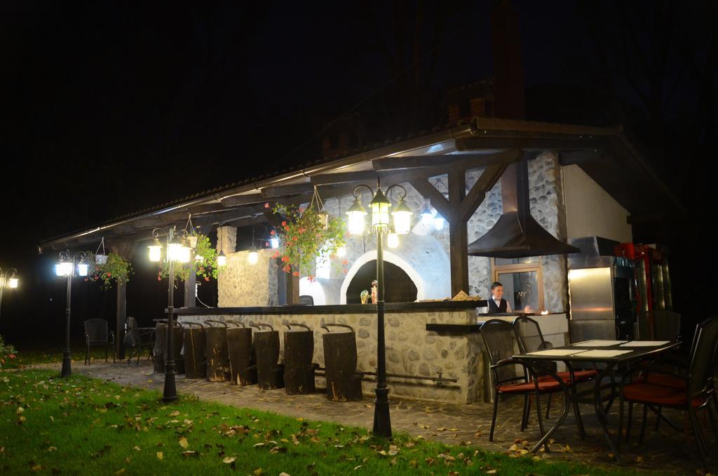 Hotel Gradina Morii Sighetu Marmaţiei Exterior foto